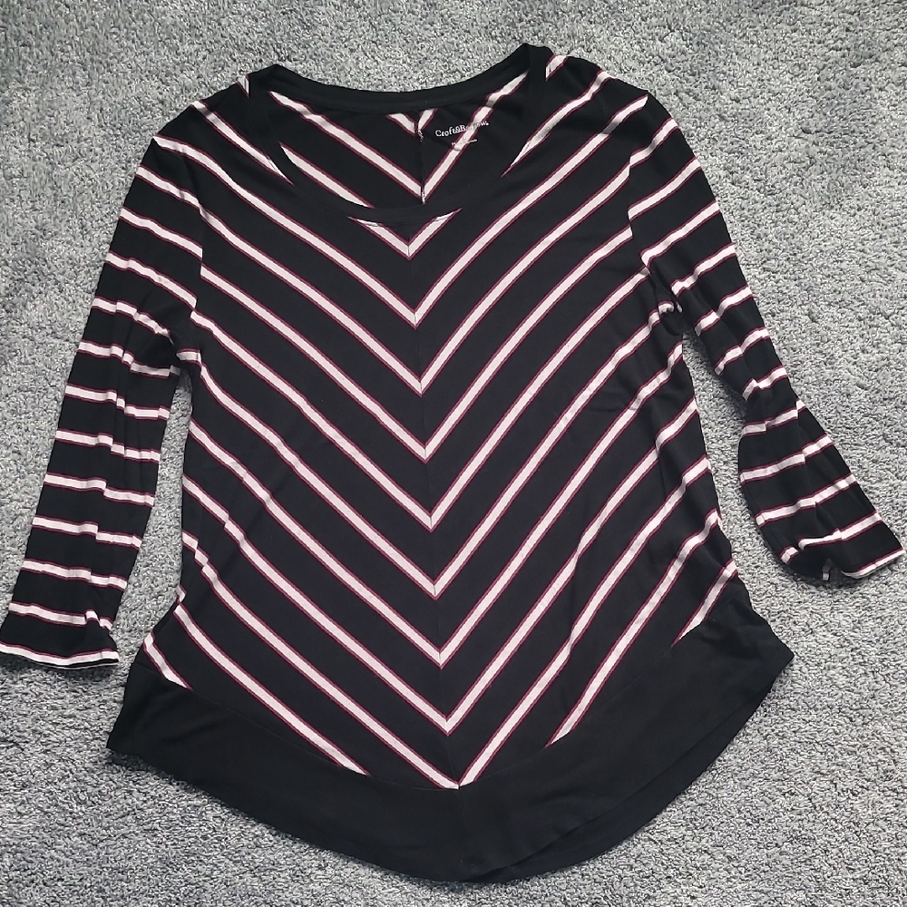 Croft & Barrow Red and Black Graphic Long Sleeve Blouse